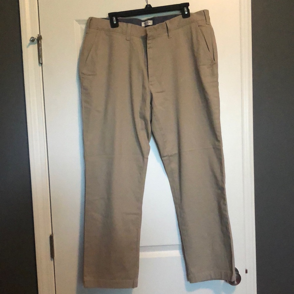 Men’s Nautica khaki pants